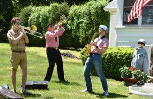 Shrewsbury retiree hosts front lawn concerts