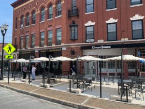 Restaurant sidewalk seating in downtown Hudson