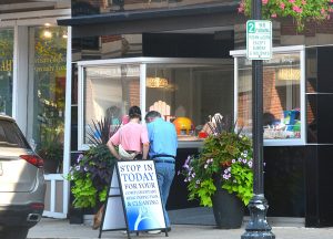 More Hudson businesses staying open on Thursdays until 8 p.m. 