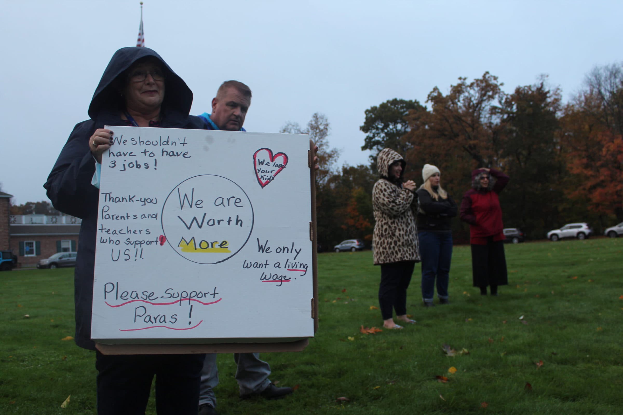 Shrewsbury paraprofessionals hold rally amid contract negotiations