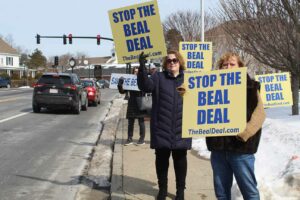 UPDATE: Shrewsbury residents call on selectmen to ‘stop the Beal deal’