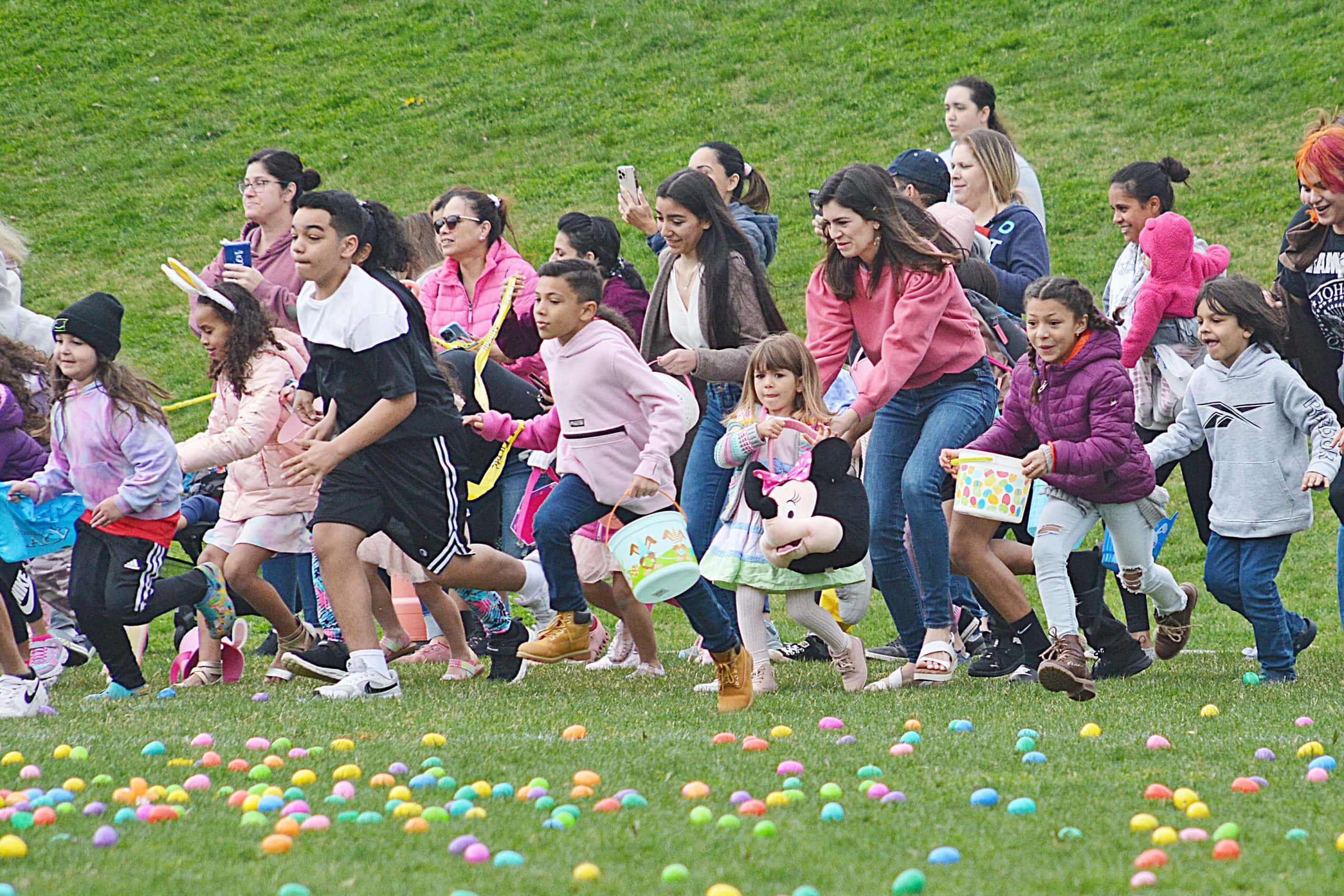 Greek bake sale to egg hunt: Five things to do this weekend