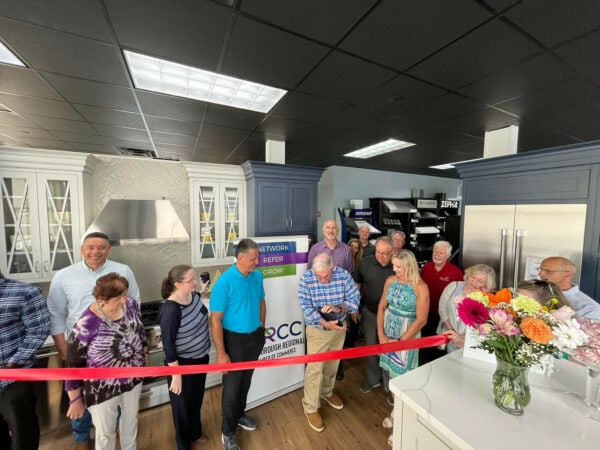 Hudson Appliance &#038; Mattress Gallery holds ribbon cutting ceremony