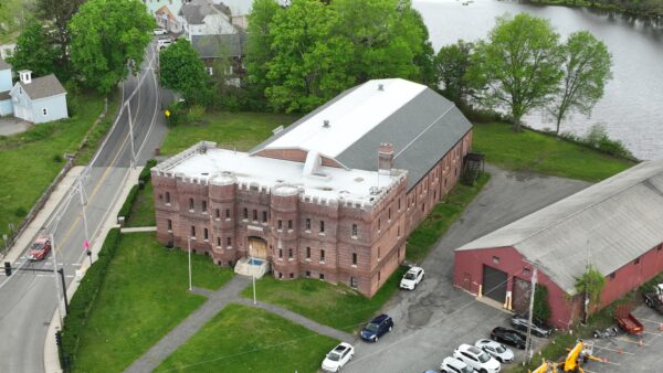 Hudson Select Board approves armory lease agreement