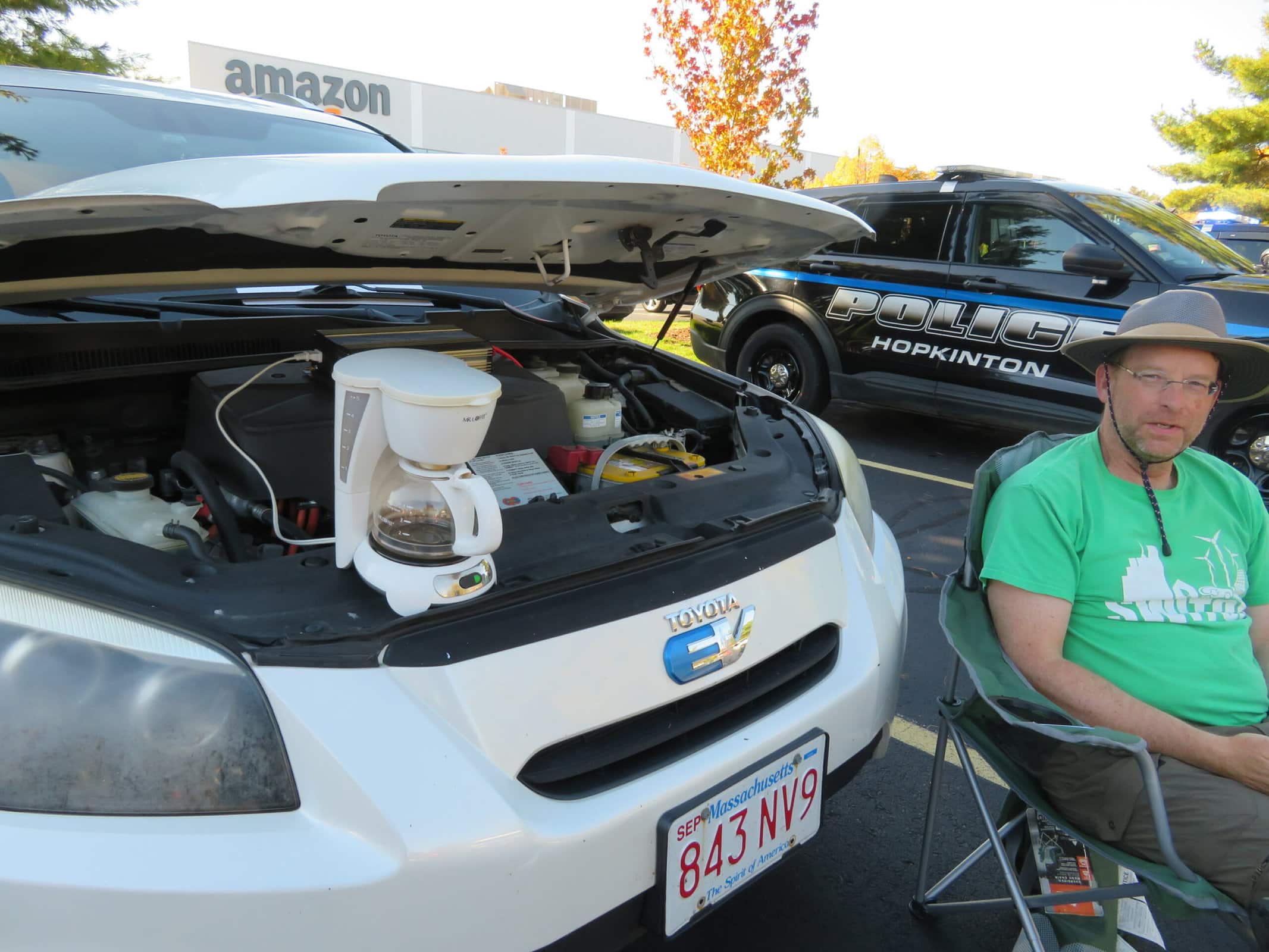 Electric vehicle enthusiasts plug into expo in Westborough