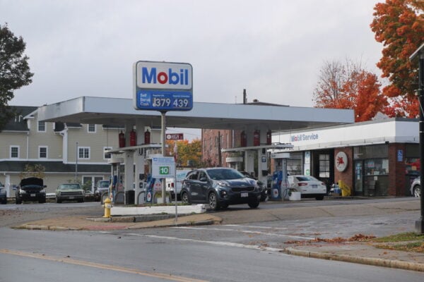 Westboro Mobil granted license, with conditions