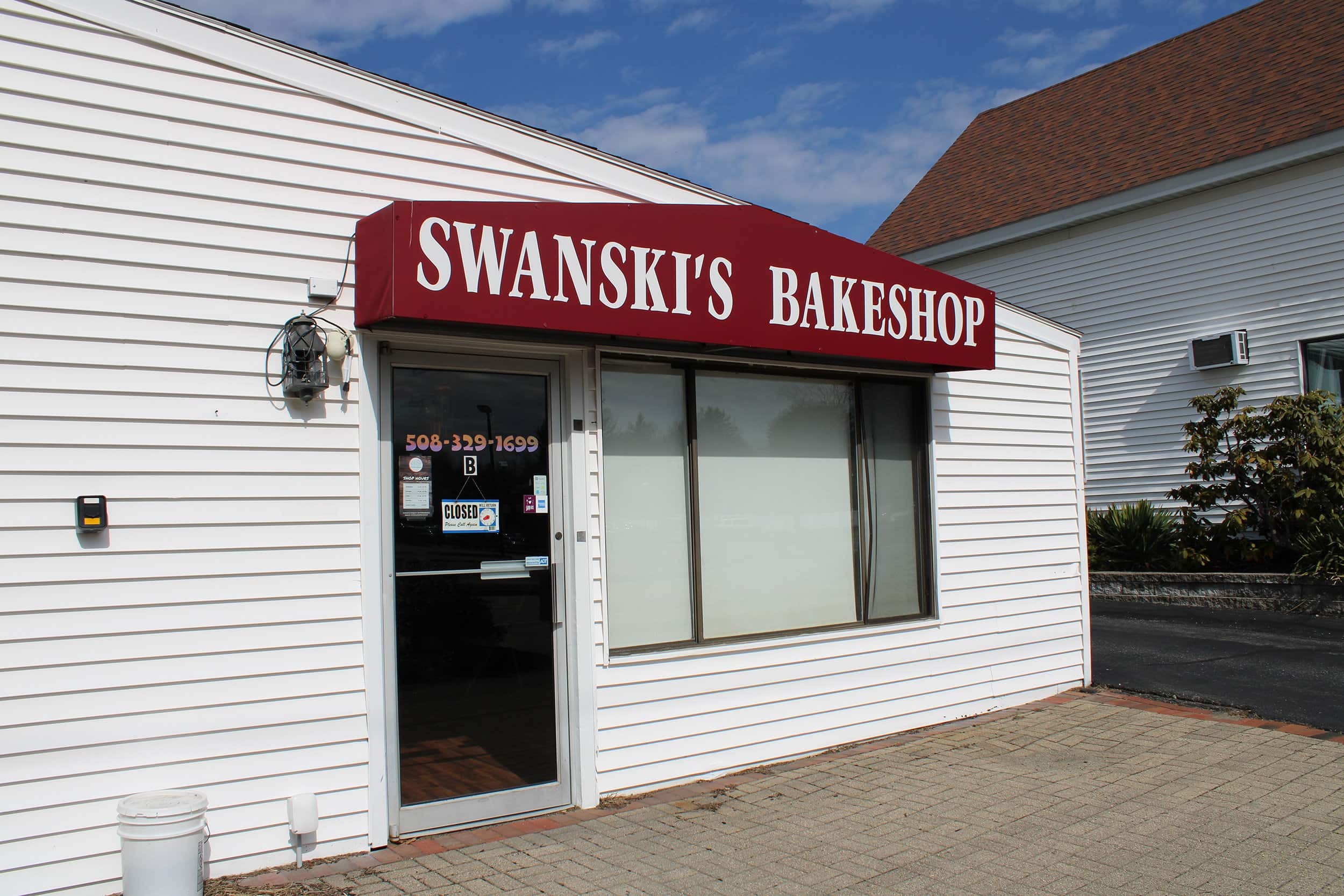 After closing, Swanski’s opens online store