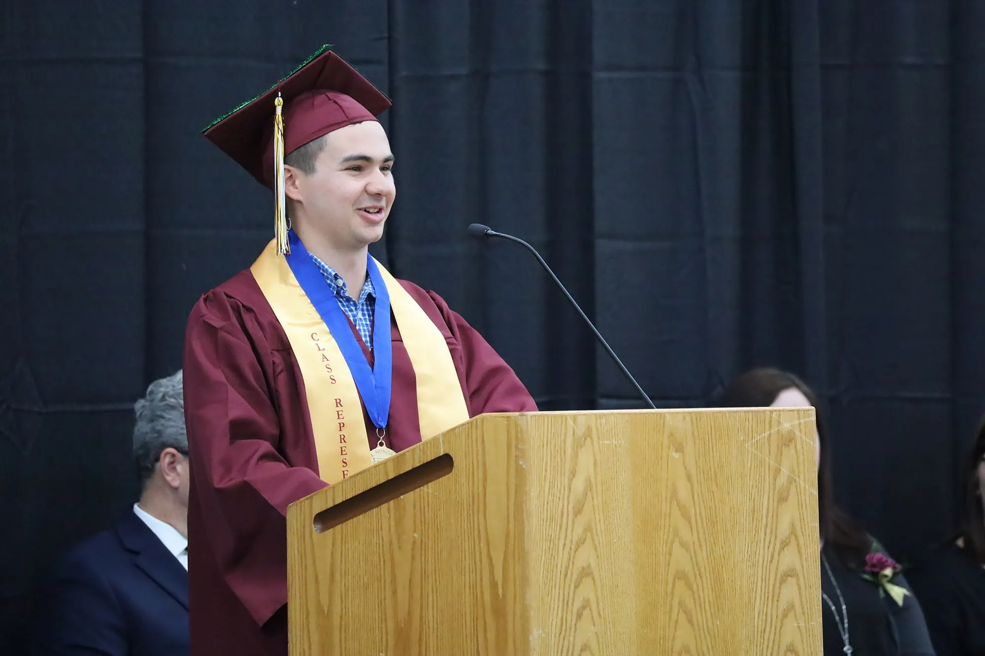 Algonquin holds graduation ceremony