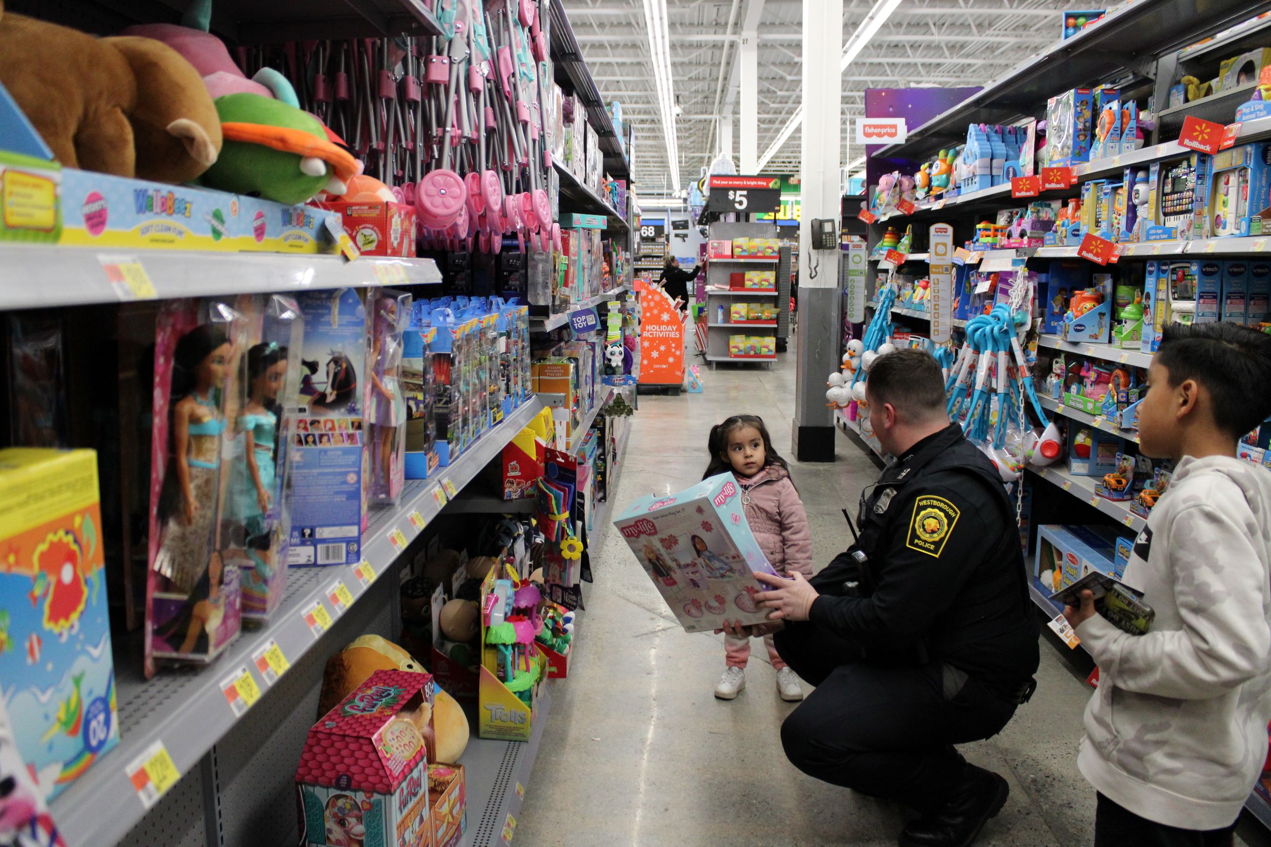 Shop with a Cop helps make holidays brighter