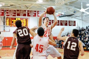 Algonquin wins nail biter against St. John&apos;s in boys&#8221; hoops