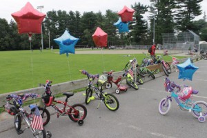 Patriotic hues of red and blue shined throughout Dean Park  as families joined in the fun to celebrate the fourth of July. American Flags were spotted on bicycles, picnic tables, and in the hands of many friends and families. 