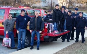 Firefighters provide holiday meals for those in need