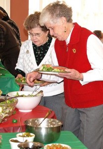 Northborough Woman&apos;s Club hosts party at Senior Center