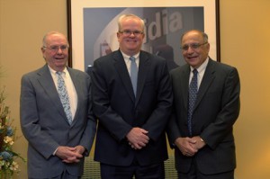 (left to right) Fred Williams, former chair of the Avidia Board of Directors; Mark O’Connell, president and CEO of Avidia Bank; and new chair Jim Tashjian. 