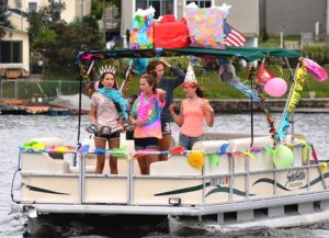 Lake Quinsigamond Boat Parade celebrates year-round holidays