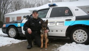 &#8216;Pictures with Santa&#8221; to benefit Shrewsbury&apos;s police dog