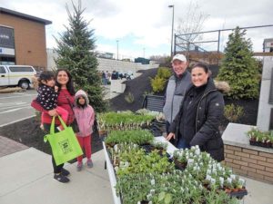 Grossman Development Group and SELCO host Earth Day event