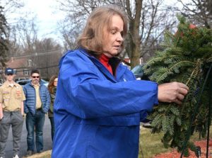 Paying tribute to veterans with holiday wreaths