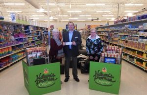 Shrewsbury Stop &#038; Shop donates to St. Anne’s Food Pantry