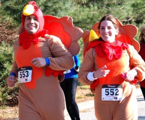 Over 1,000 &#8216;gobble, wobble&#8217; on turkey day