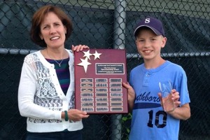 Suzy Green presents the Eric Green Sportsmanship Award to Jeffrey Secrist. (Photo/submitted)