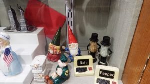 Shrewsbury collector shares salt &#038; pepper sets with library patrons