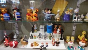 Shrewsbury collector shares salt &#038; pepper sets with library patrons