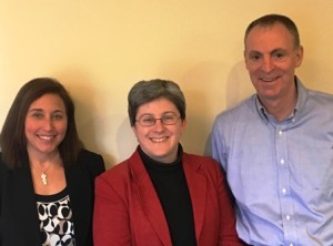 (l to r) Rabbi Rachel Gurevitz with Congregation Bnai Shalom Social Action co-chairs Amy Rosenberg and Chris Senie, organizers of the Forum on Homelessness. Photo/submitted 