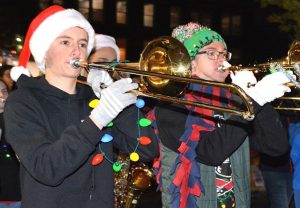 Holiday kickoff features stroll, parade, tree lighting
