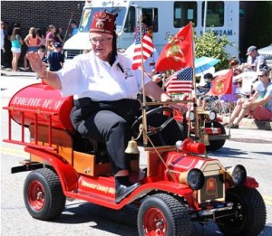 Marlborough Labor Day Parade honors volunteers