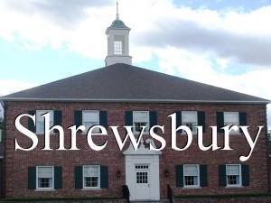 Shrewsbury selectmen honor two town volunteers