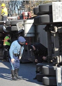 Tractor-trailer rollover on Route 290 still causing backups